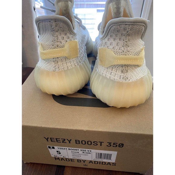 New Adidas Mens 5 Womens 7 Yeezy Boost 350 V2 GY3438 Light-Light Sneakers Shoes - Picture 6 of 8